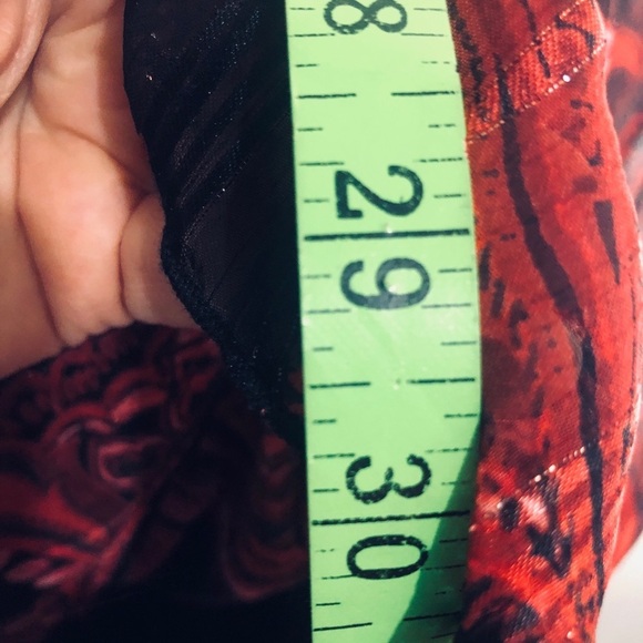 Womens Plus Size Blouse. Red and Black. - Picture 4 of 4